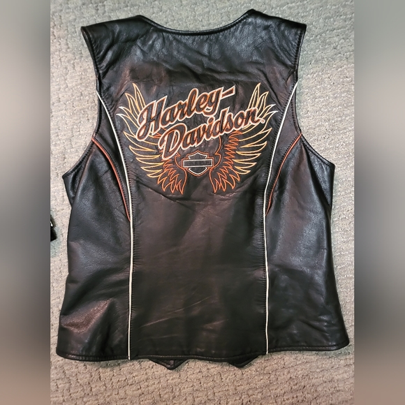 Harley Davidson leather vest - Picture 2 of 3
